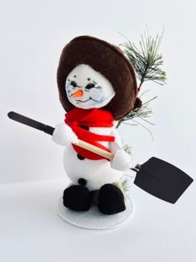 Annalee Snowman Doll Figure 8" Christmas Rustic Pine Snow Shovel Pine Tree 2020